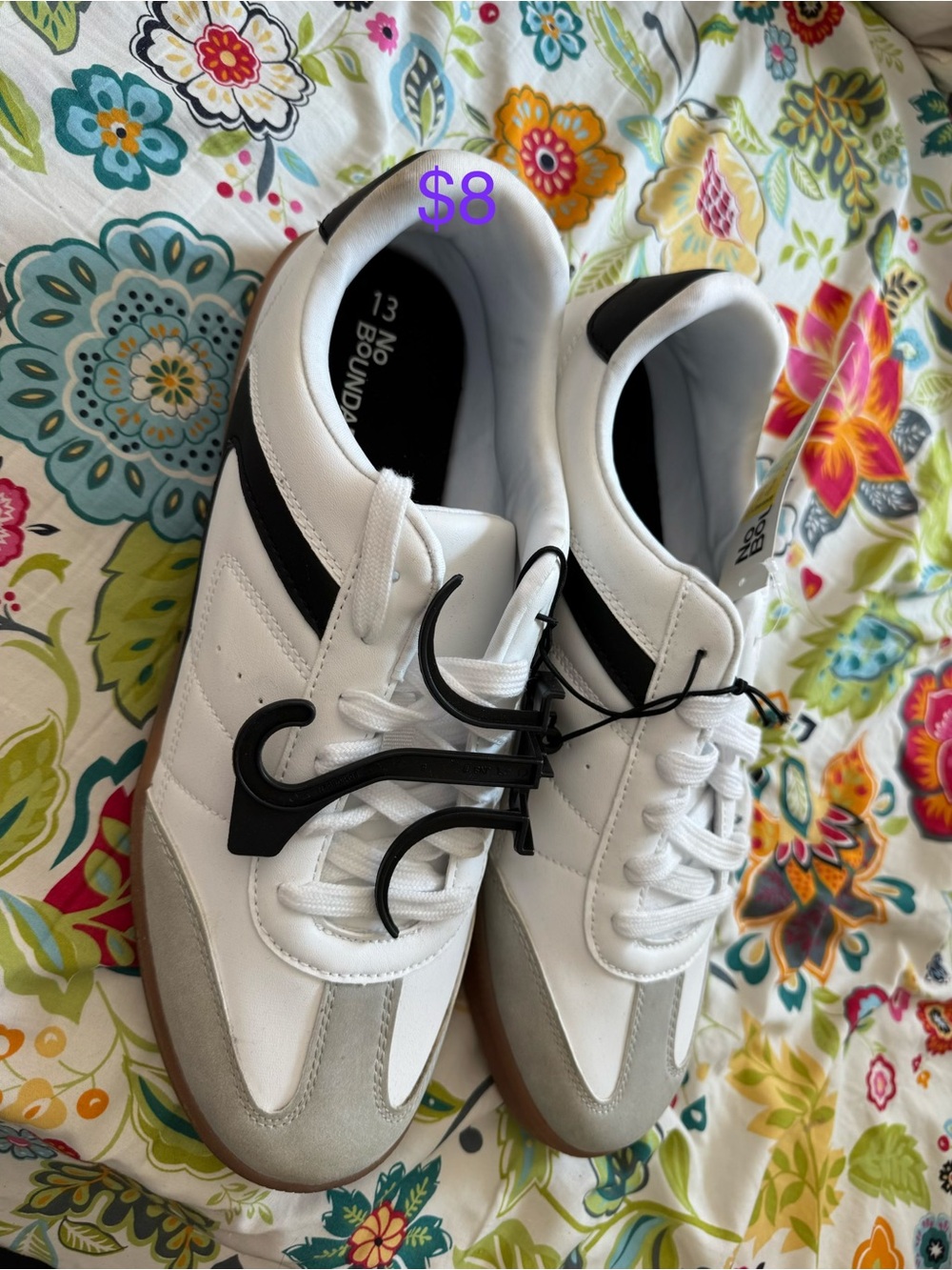 No Boundaries Men’s White & Black Lace-Up Retro Sneaker with Gum Sole